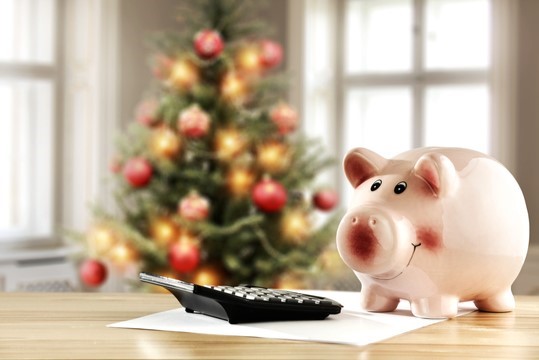 Best Ways to Save Money During Holidays Season